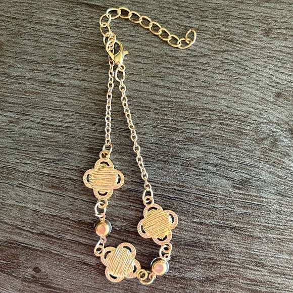 Trendy Gold Clover Bracelet with Crystal Accents - Picture 6 of 7